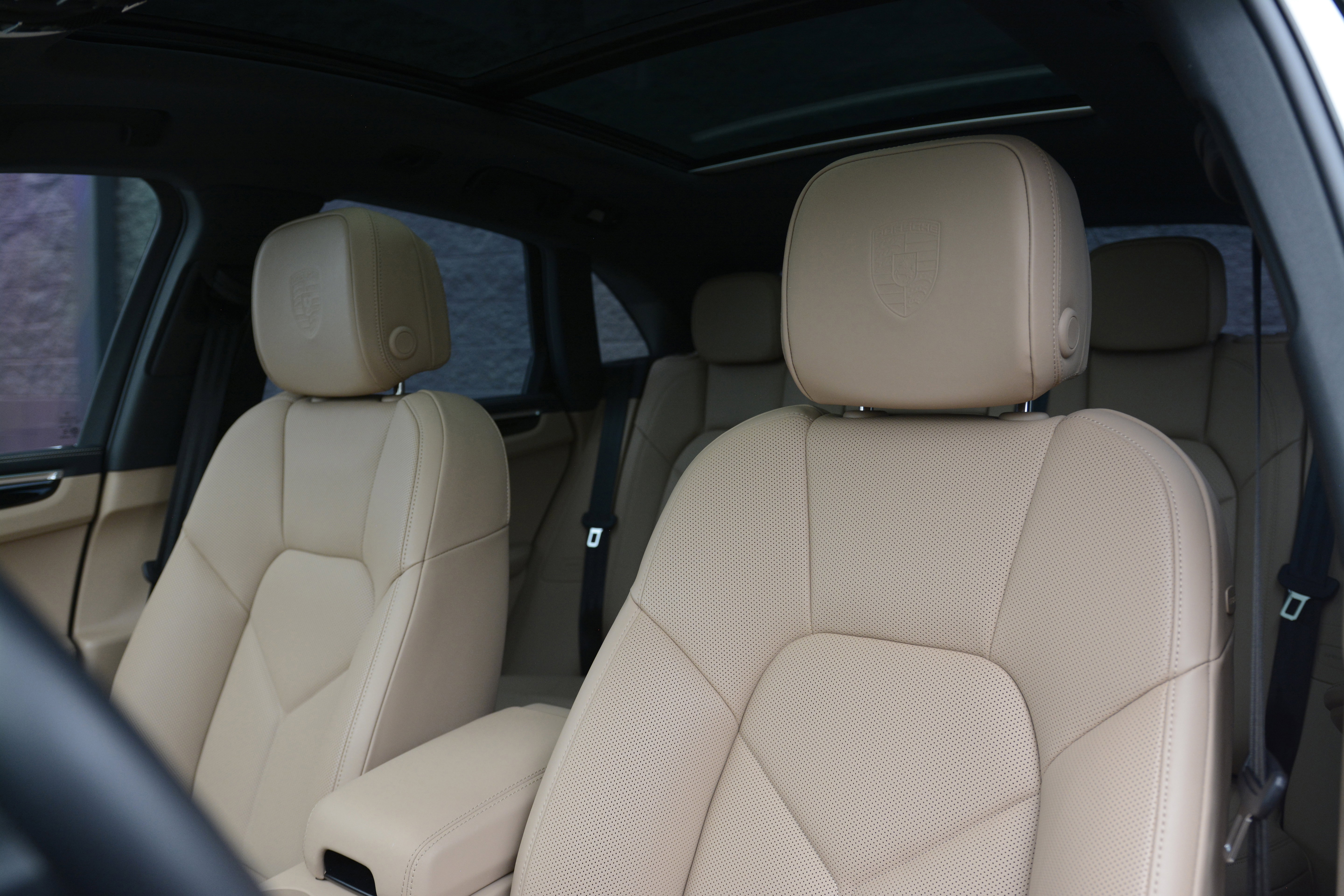 Certified 2026 Porsche Macan AWD/4WD image 5