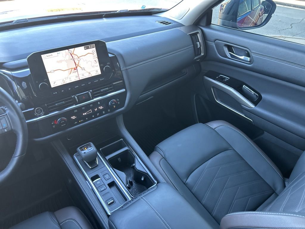 Used 2024 Nissan Pathfinder Platinum image 23