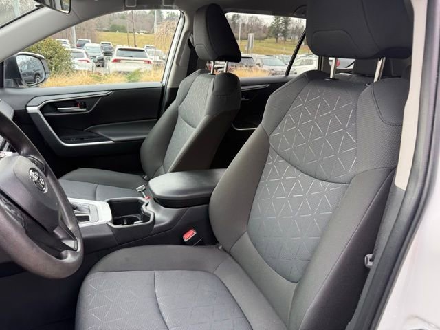 Used 2025 Toyota RAV4 XLE image 24