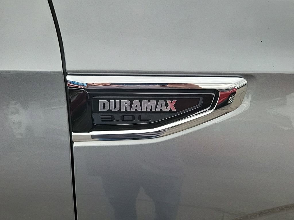 Used 2023 GMC Yukon SLT w/ SLT Luxury Package AWD/4WD image 5