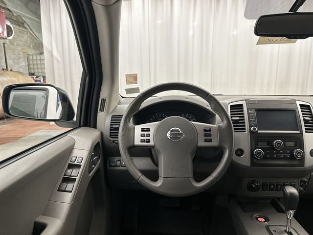 Used 2020 Nissan Frontier SV image 15