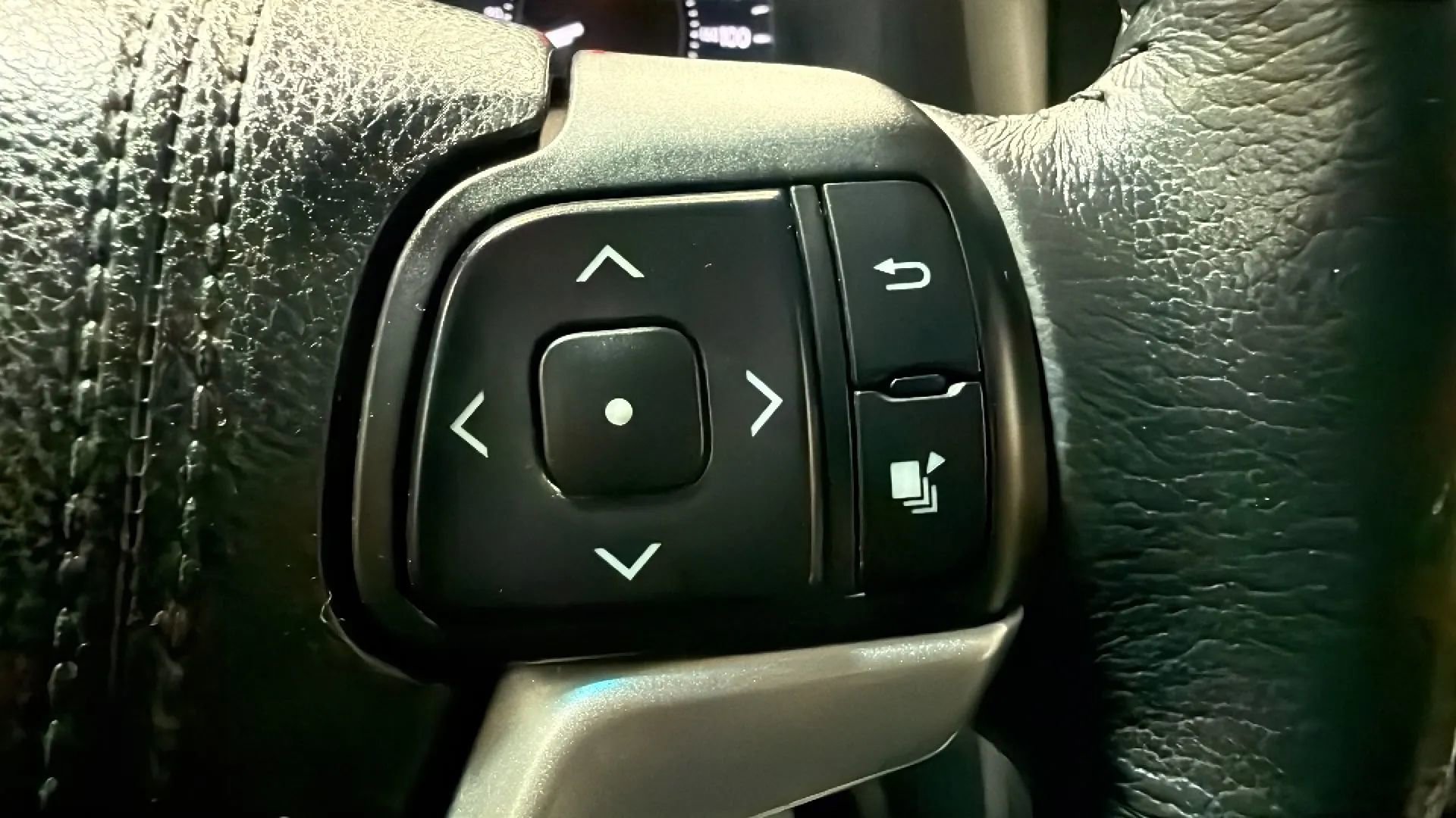 Used 2017 Toyota Sienna XLE w/ XLE Navigation Package FWD image 34