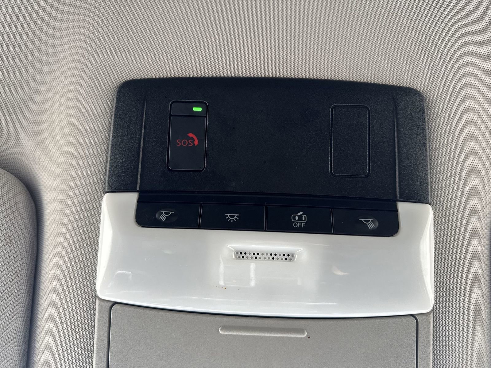 Used 2022 Nissan Pathfinder SV image 18