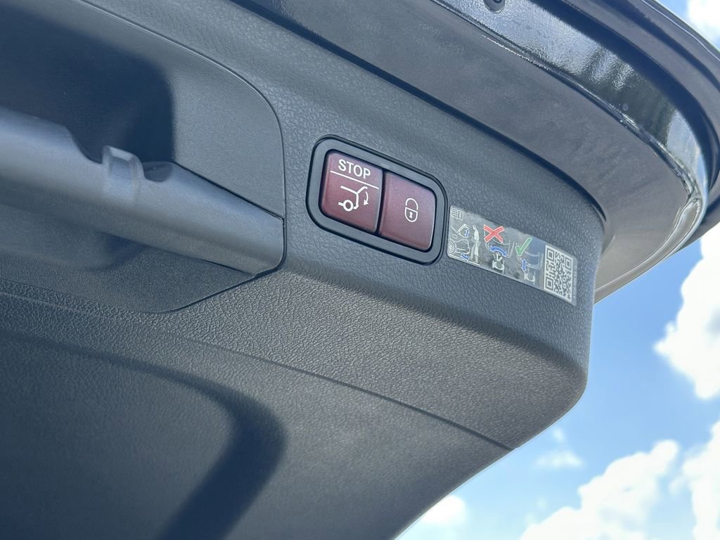 Certified 2025 Mercedes-Benz GLE 450 4MATIC image 22