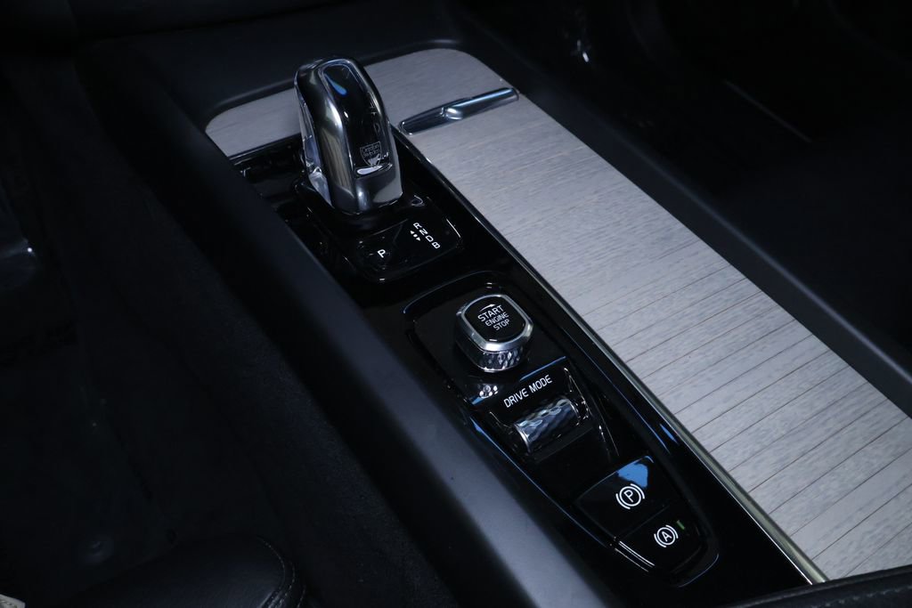 Used 2019 Volvo XC60 T8 Inscription w/ Advanced Package image 31