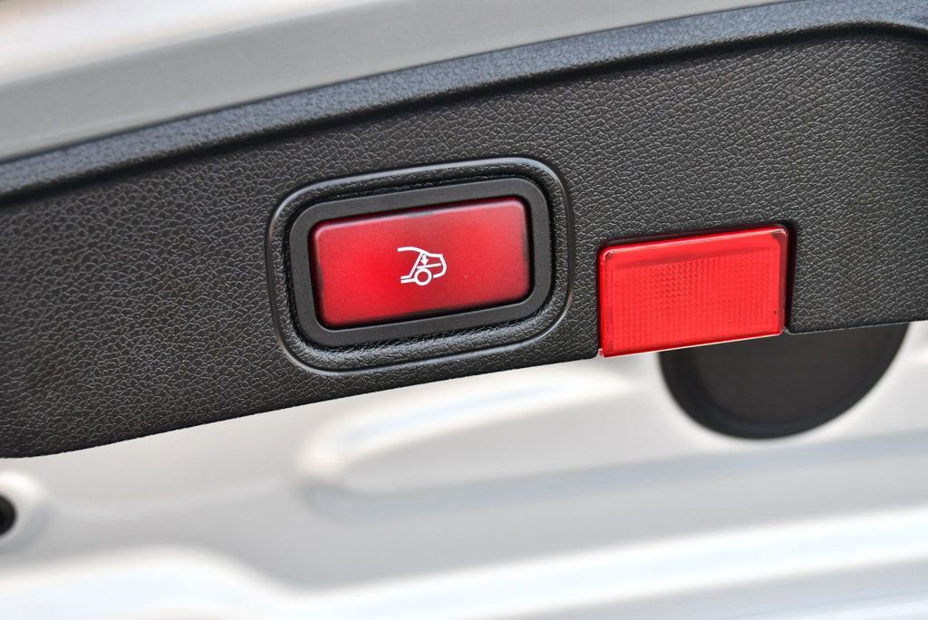 Used 2020 Mercedes-Benz C 300 4MATIC Cabriolet image 18