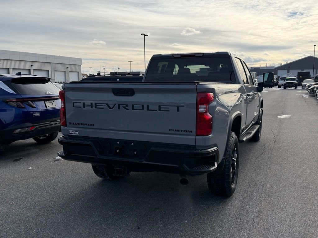Used 2025 Chevrolet Silverado 2500 Custom w/ Custom Value Package image 8