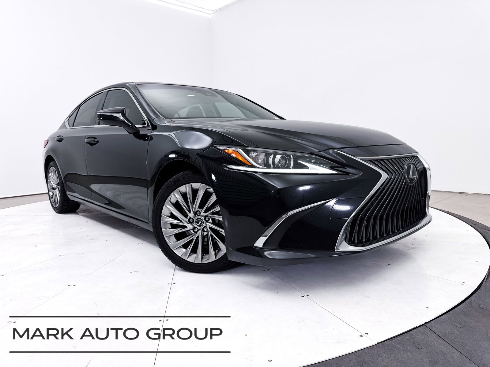 Used 2019 Lexus ES 350 Luxury w/ Accessory Package FWD image 1