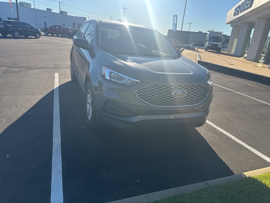 Used 2024 Ford Edge SE AWD/4WD image 2