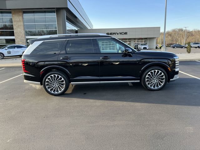 Used 2026 Hyundai Palisade Calligraphy image 2