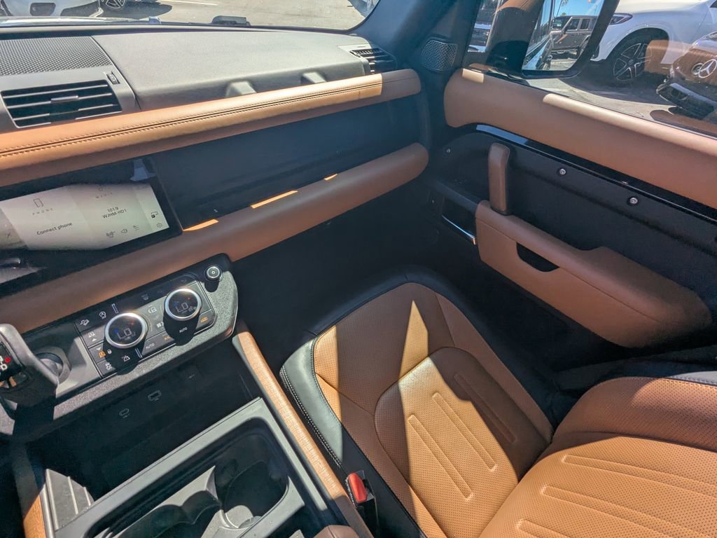 Used 2021 Land Rover Defender 110 X image 5