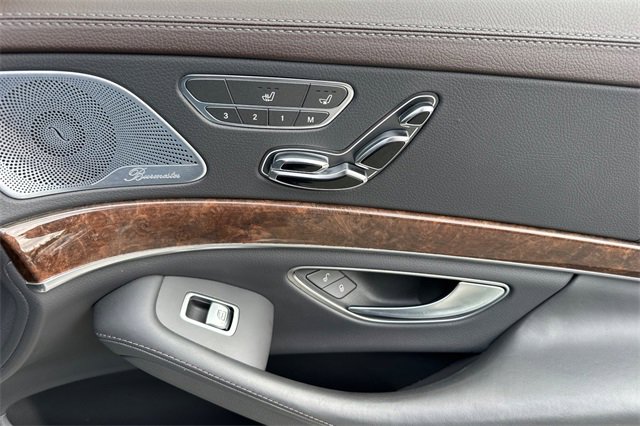 Used 2018 Mercedes-Benz S 560 Sedan image 20