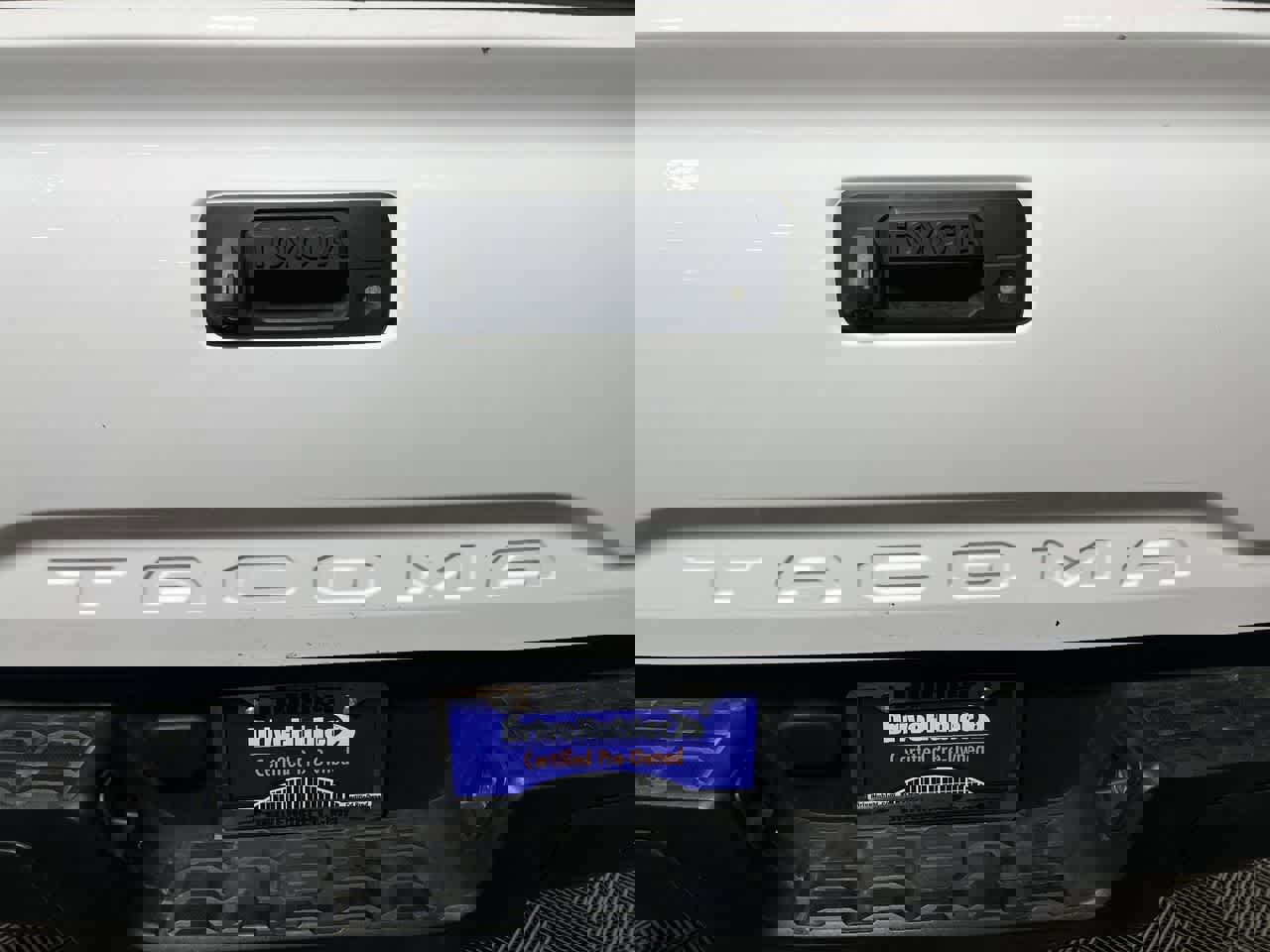 Used 2022 Toyota Tacoma SR image 11