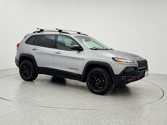 Used 2015 Jeep Cherokee Trailhawk w/ Cold Weather Group AWD/4WD image 3