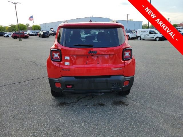 Used 2016 Jeep Renegade Trailhawk AWD/4WD image 4