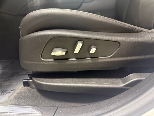 Used 2025 Cadillac XT5 Premium Luxury image 13