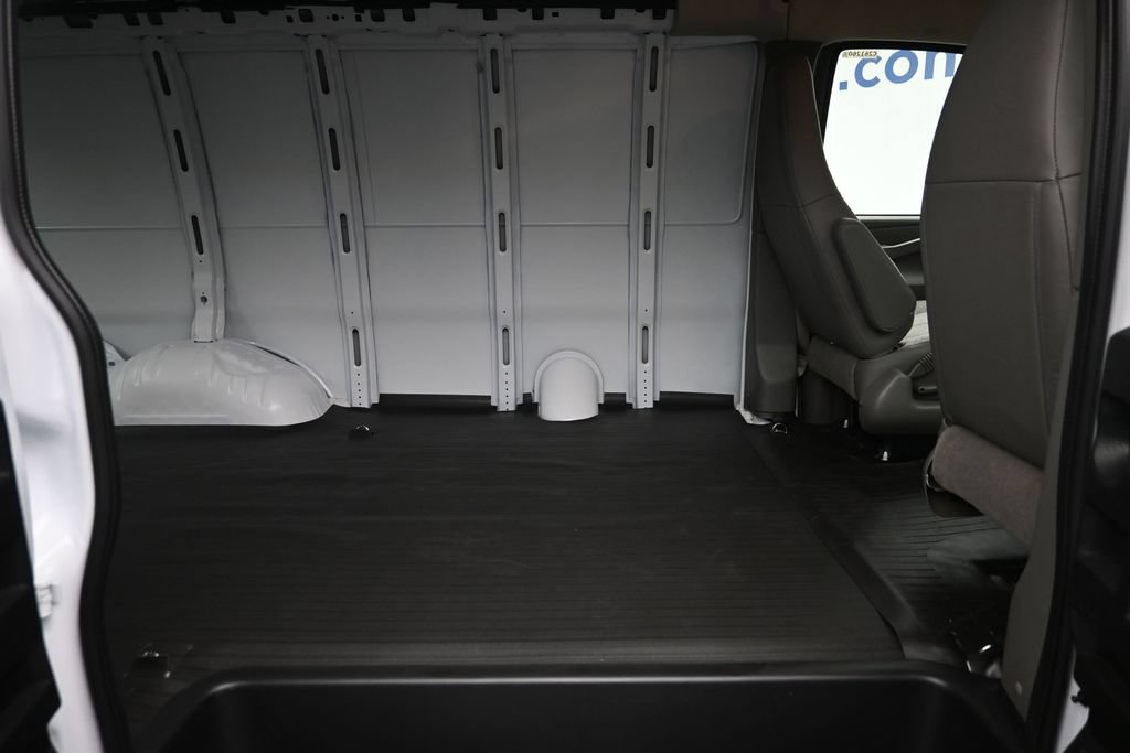 New 2026 Chevrolet Express 2500 w/ Driver Convenience Package RWD image 10