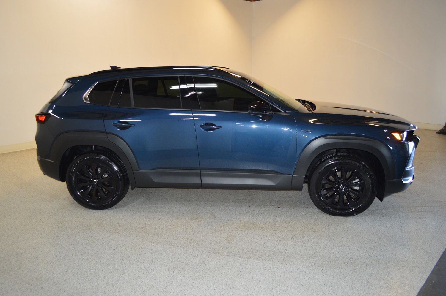 Used 2025 MAZDA CX-50 AWD 2.5 Hybrid w/ Cargo Package image 2