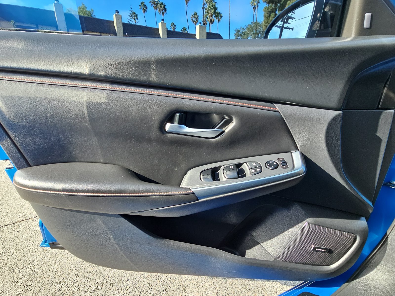 Used 2025 Nissan Sentra SR w/ SR Premium Package FWD image 30