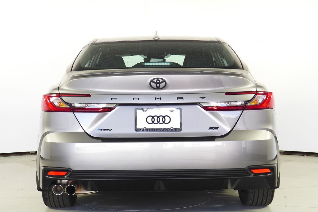 Used 2025 Toyota Camry SE w/ Convenience Package image 8