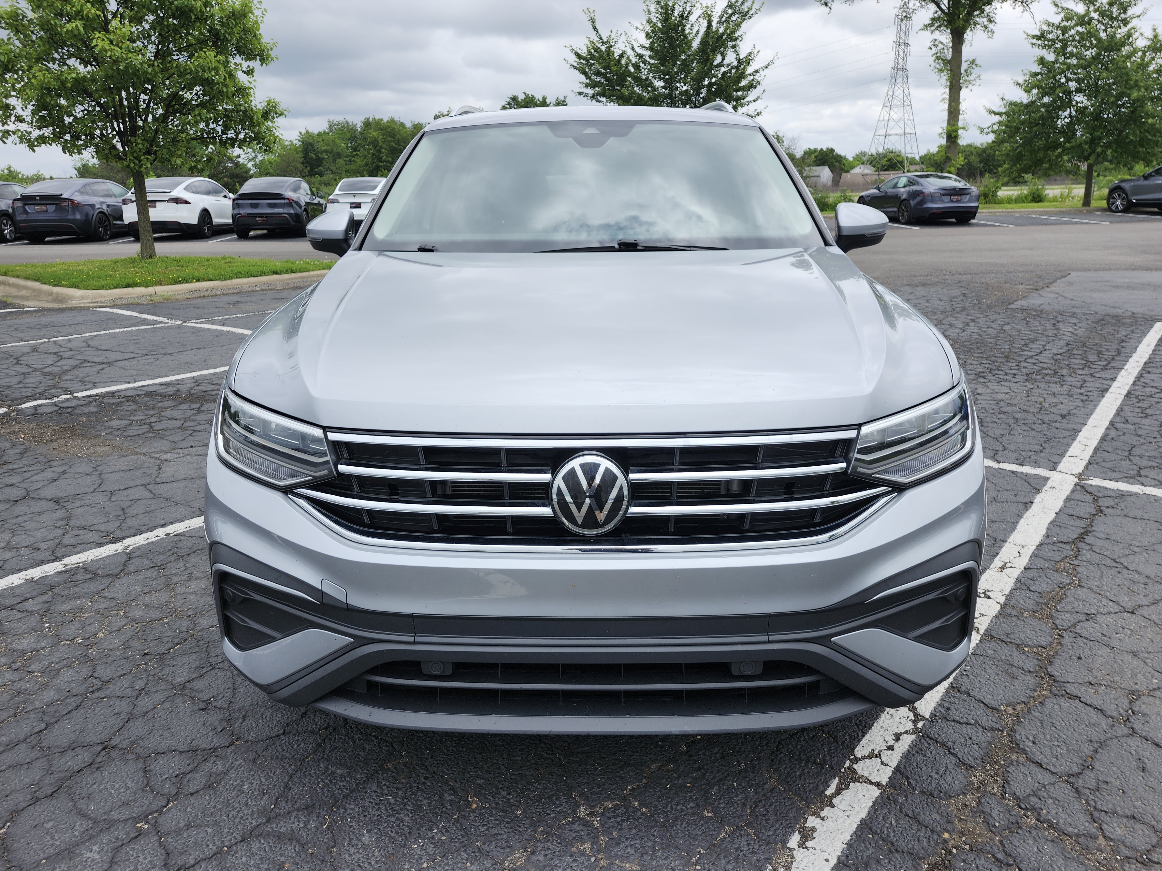 Used 2022 Volkswagen Tiguan SE AWD/4WD image 12