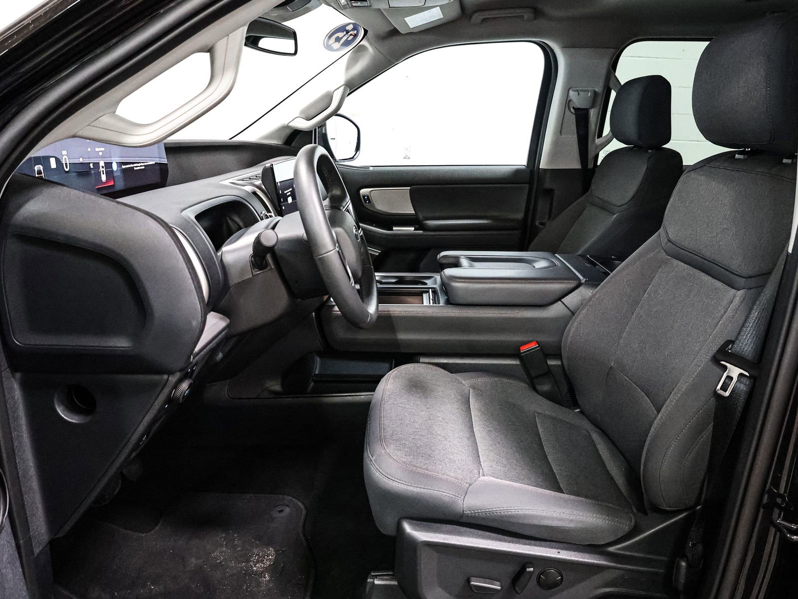 Certified 2025 Ford Expedition Active image 21