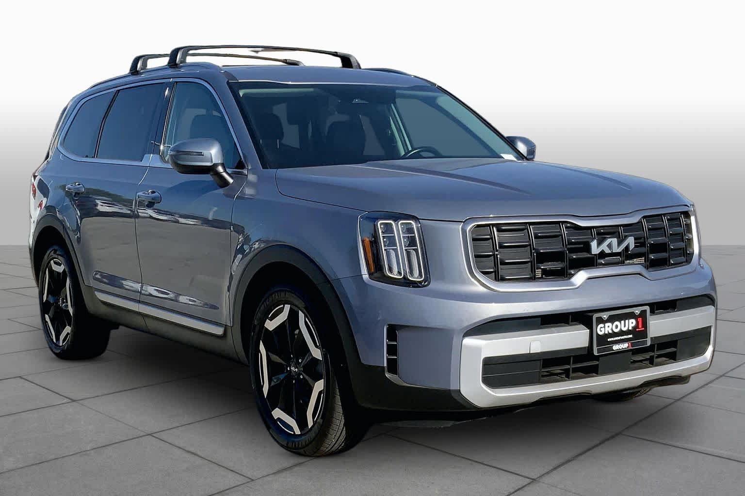 Used 2025 Kia Telluride S AWD/4WD image 3