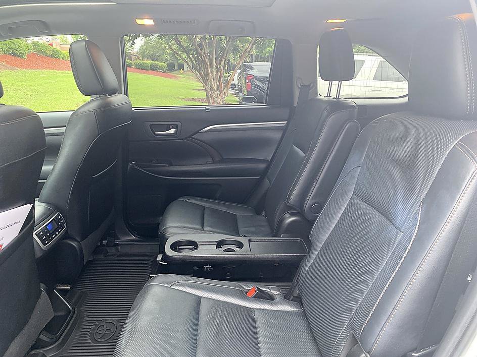 Certified 2019 Toyota Highlander Limited Platinum AWD/4WD image 12