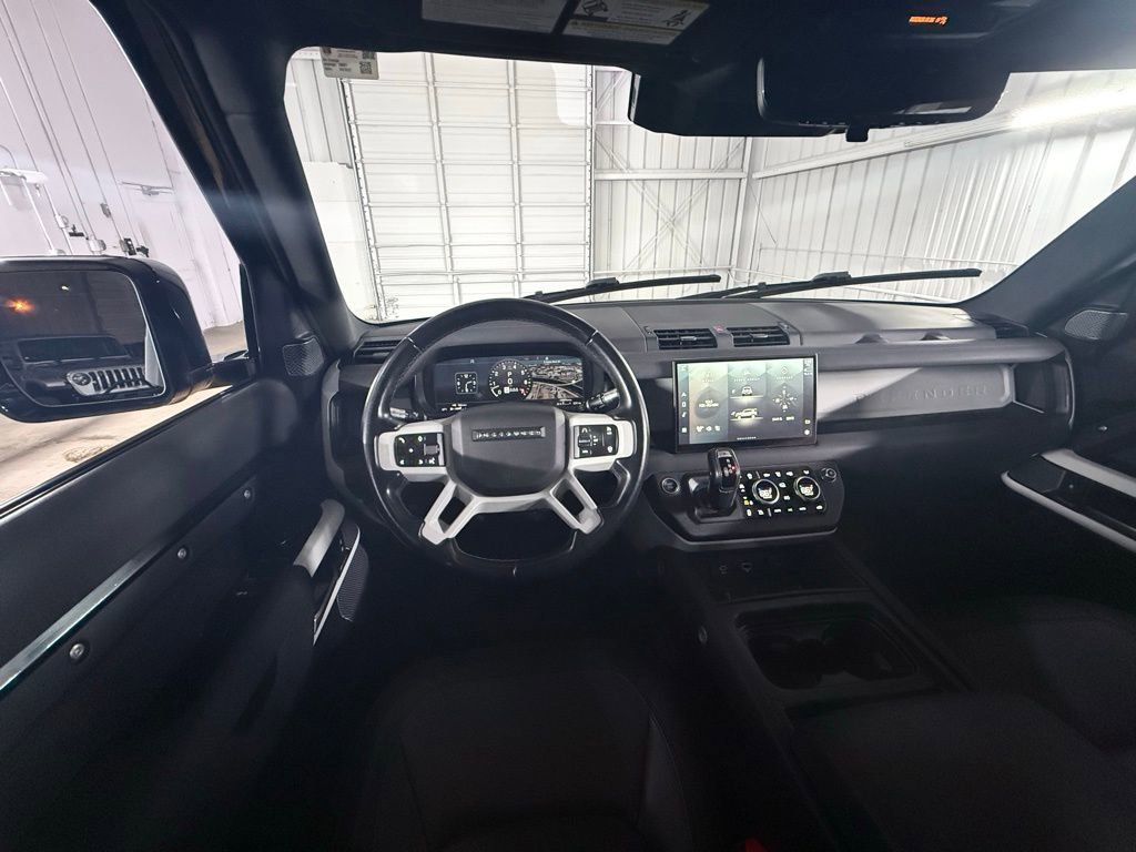 Used 2022 Land Rover Defender 110 X-Dynamic SE image 17