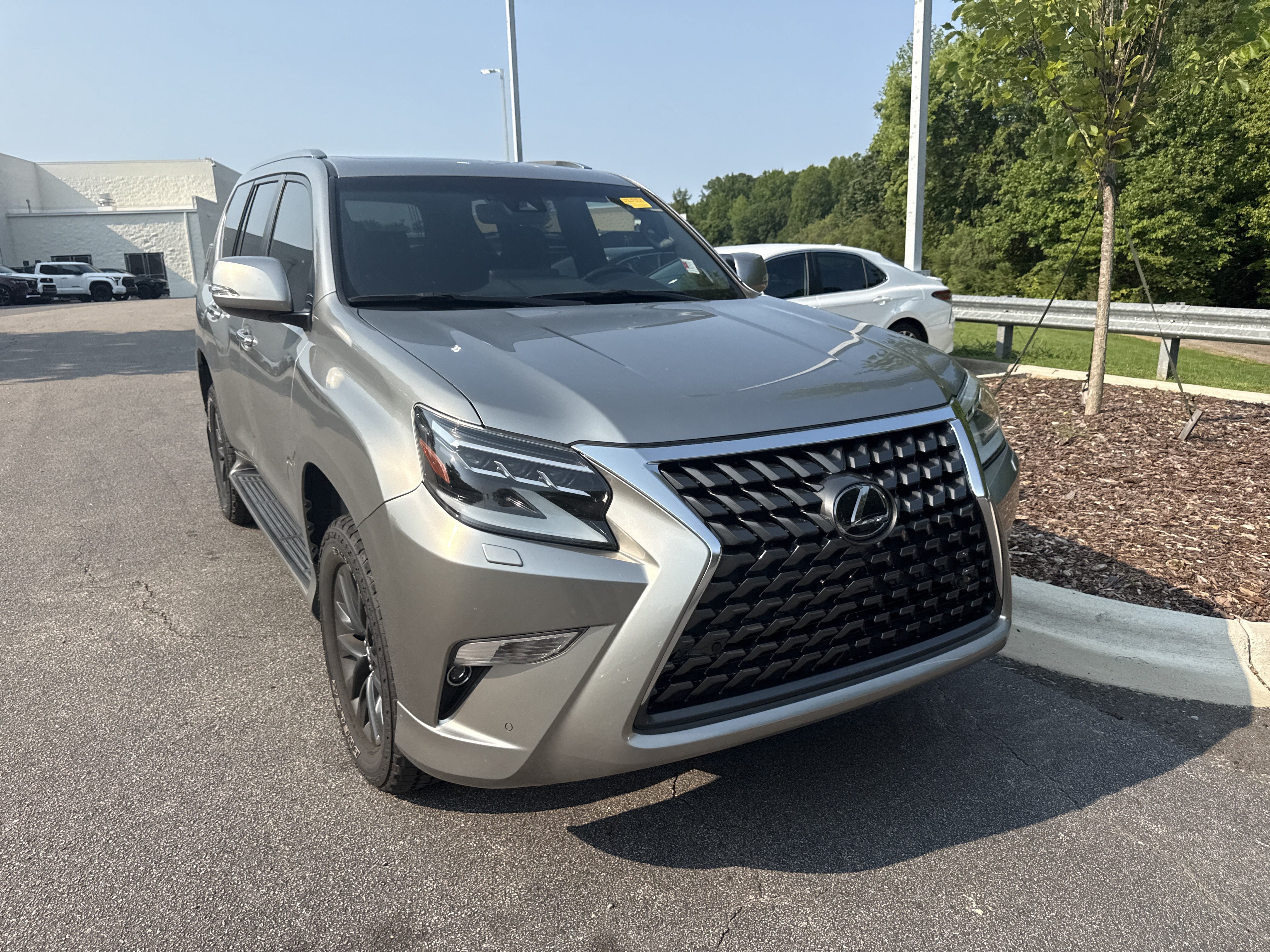 Used 2022 Lexus GX 460 Premium w/ Premium Package AWD/4WD image 39