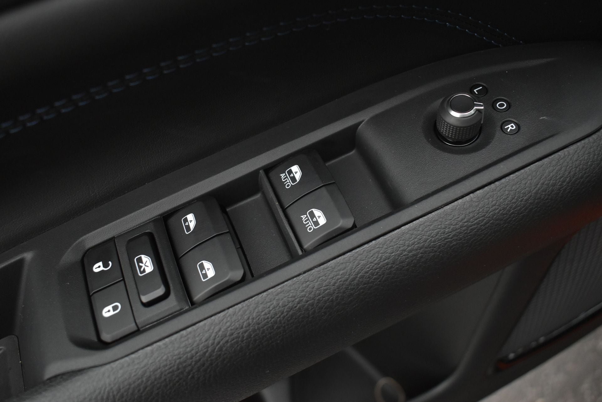 New 2026 Jeep Compass Latitude AWD/4WD image 13