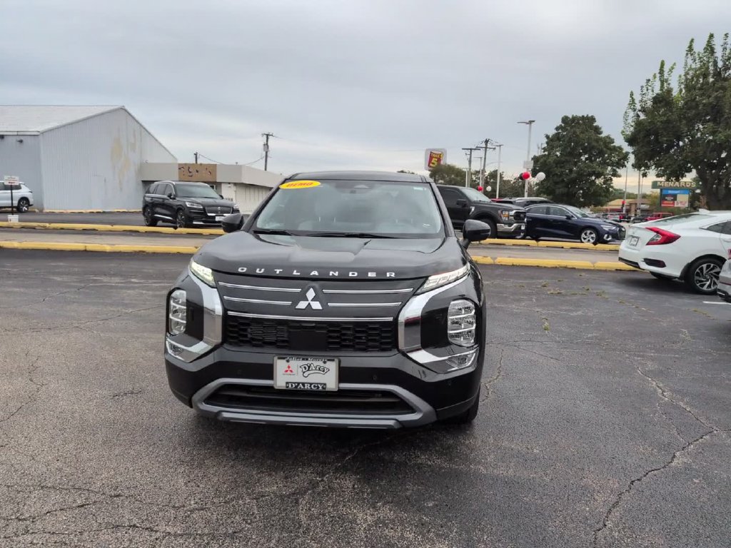 New 2026 Mitsubishi Outlander SE AWD/4WD image 2