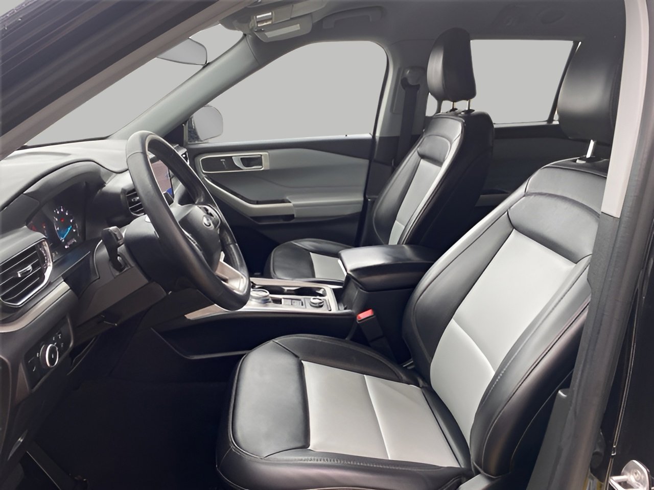 Used 2023 Ford Explorer XLT w/ Equipment Group 202A image 37