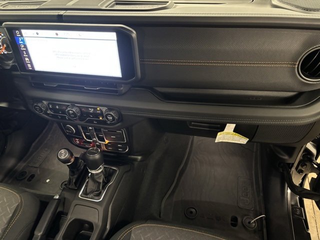 Used 2025 Jeep Gladiator Mojave w/ Convenience Group image 19