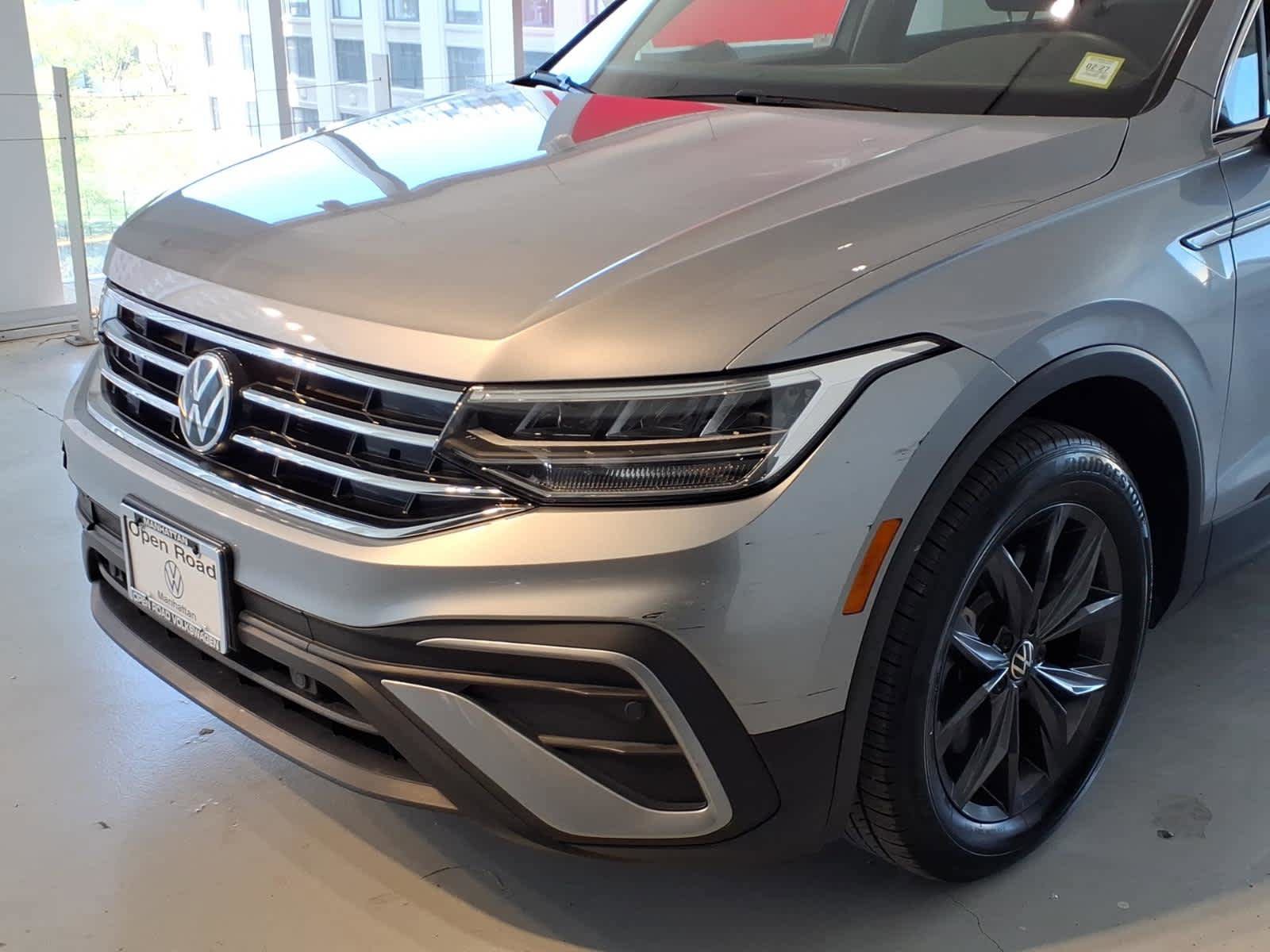 Certified 2023 Volkswagen Tiguan SE w/ Panoramic Sunroof Package AWD/4WD image 7