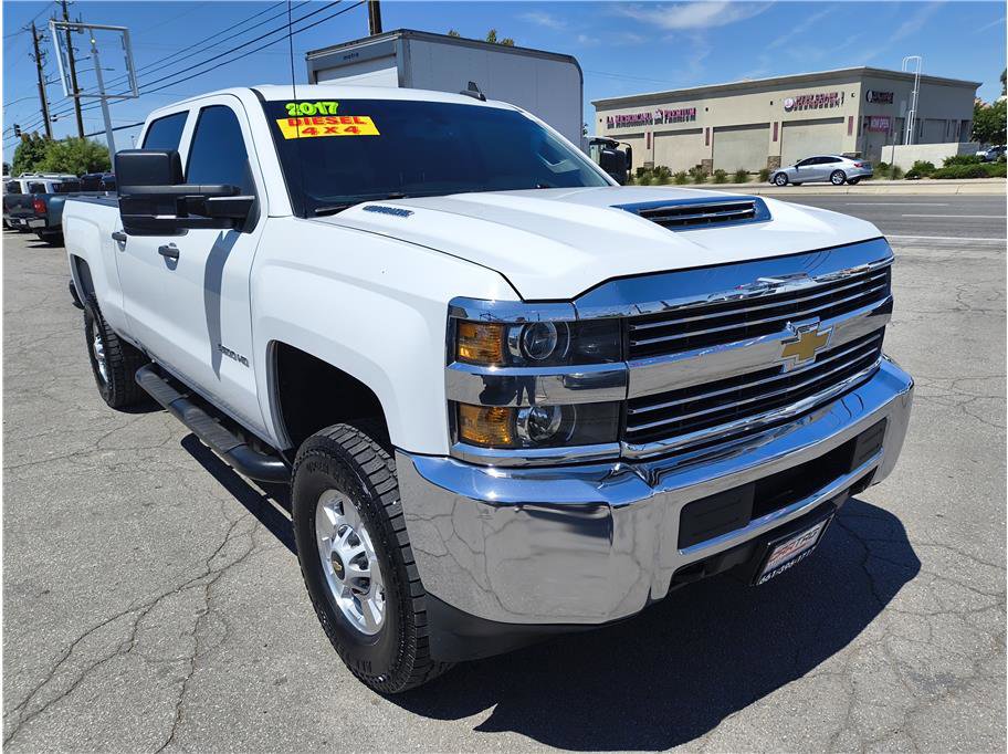 Used 2017 Chevrolet Silverado 2500 W/T AWD/4WD image 2