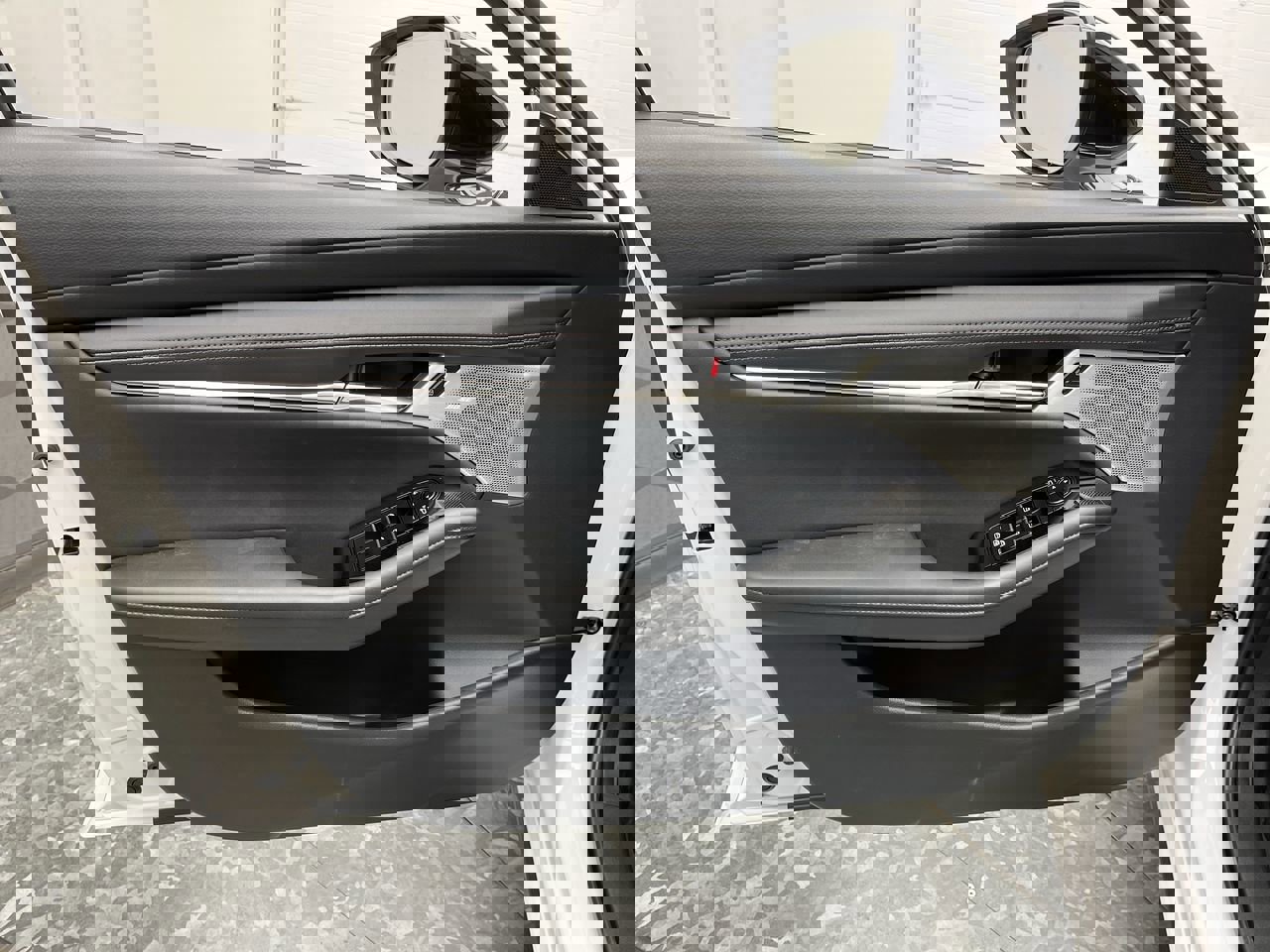 New 2025 MAZDA MAZDA3 Hatchback w/Premium Plus Pkg image 8