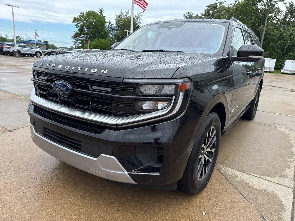 Used 2025 Ford Expedition Max Platinum AWD/4WD image 2