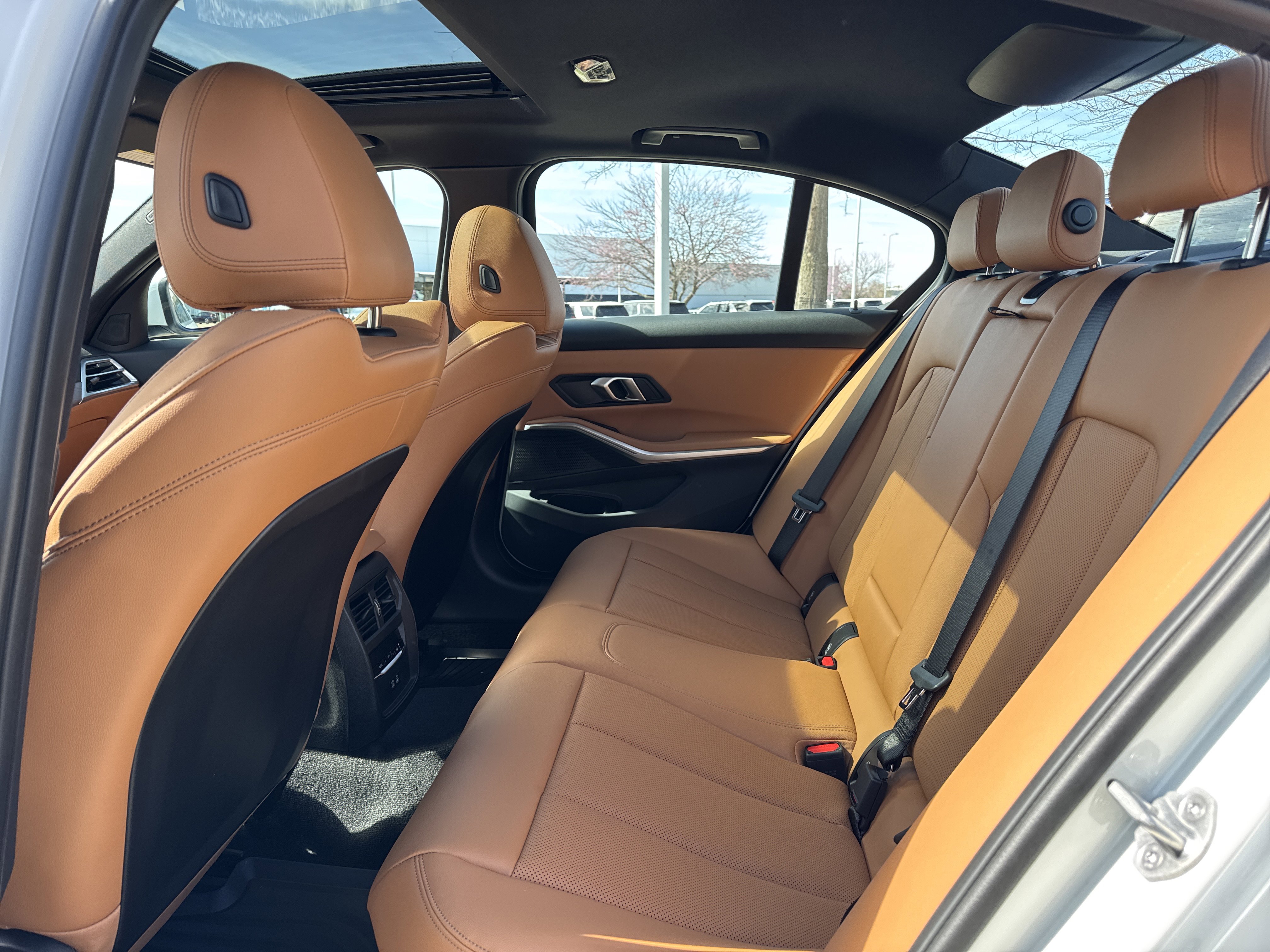New 2026 BMW 330i xDrive Sedan w/ Premium Package AWD/4WD image 10