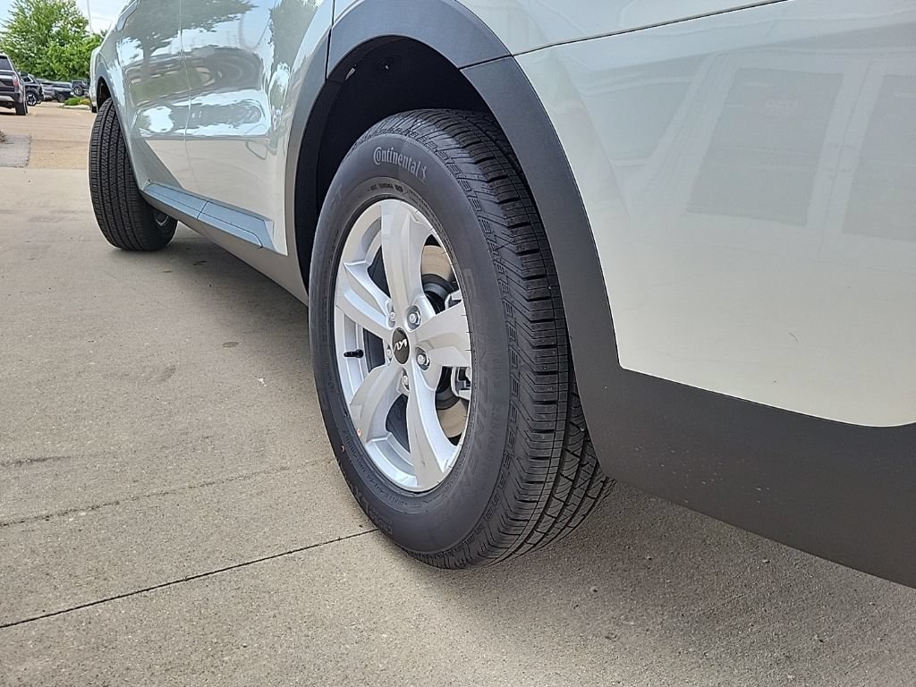 New 2026 Kia Sorento LX FWD image 17