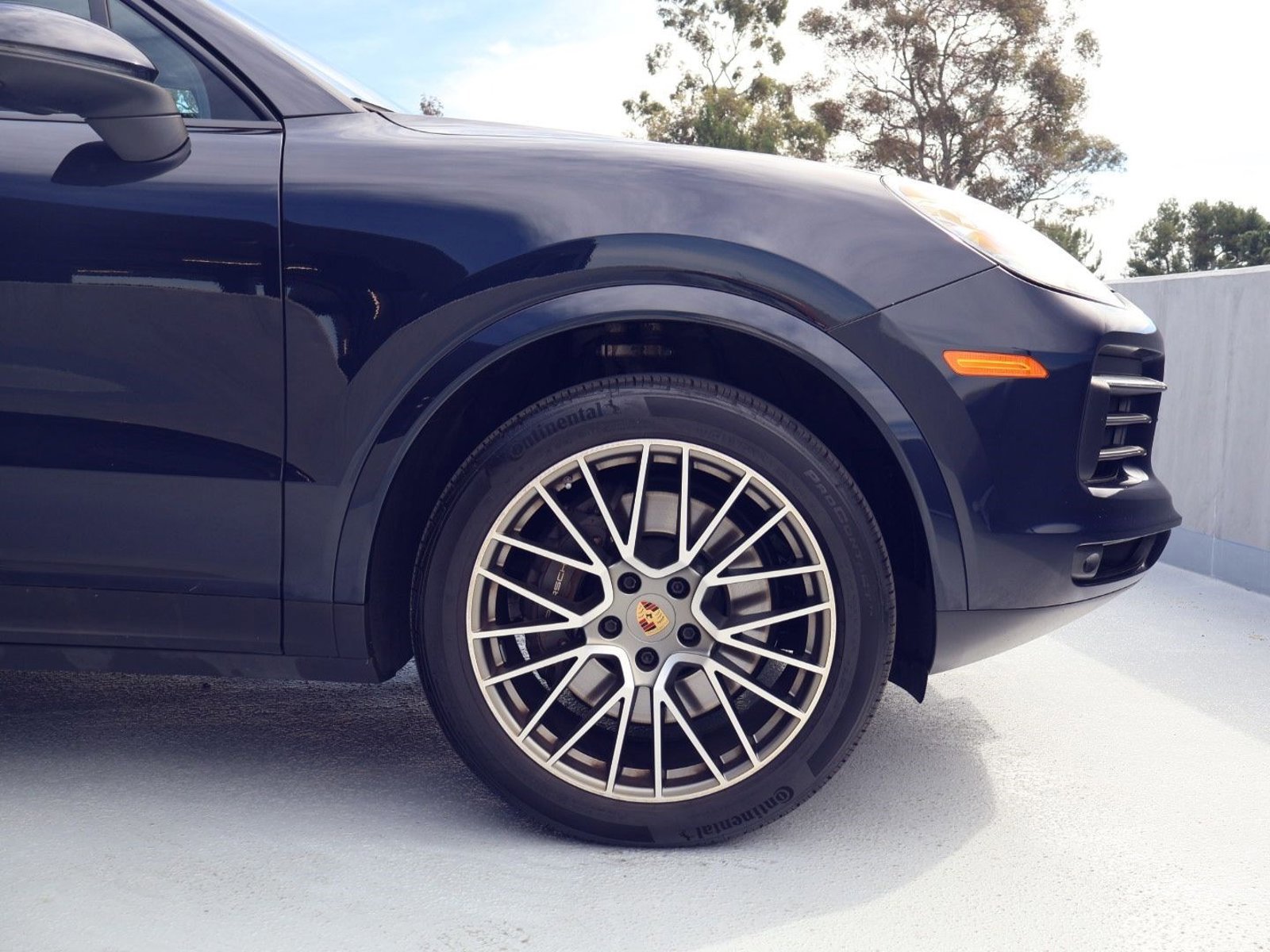 Certified 2023 Porsche Cayenne Platinum Edition w/ Premium Package Plus image 11