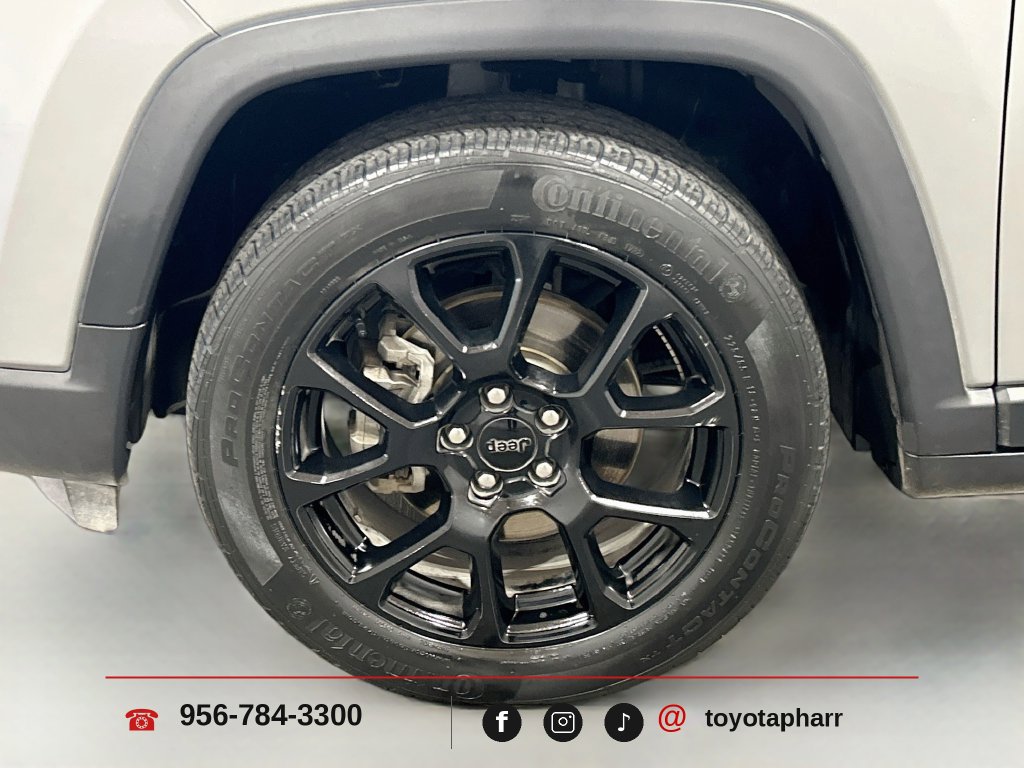 Used 2022 Jeep Compass Latitude FWD image 28