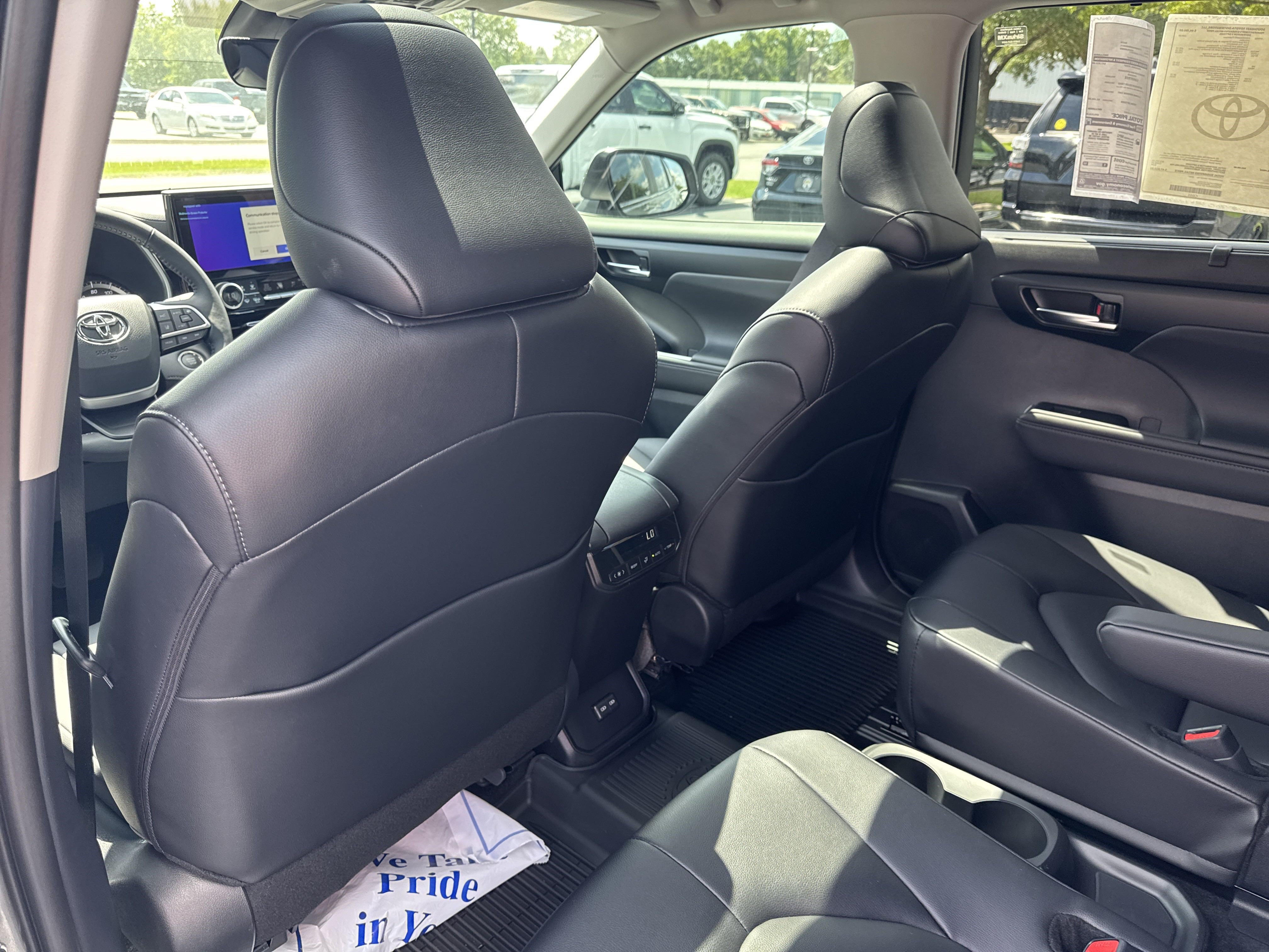 New 2025 Toyota Highlander XLE FWD image 25