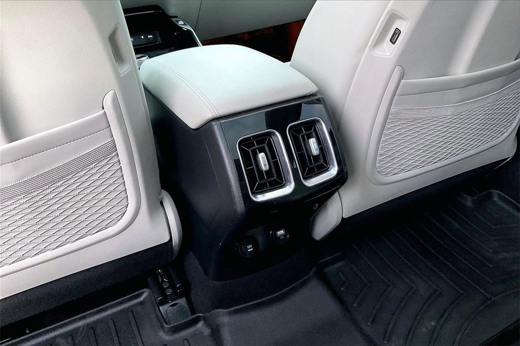 Certified 2022 Kia Sorento SX Prestige w/ Panoramic Sunroof Package image 35