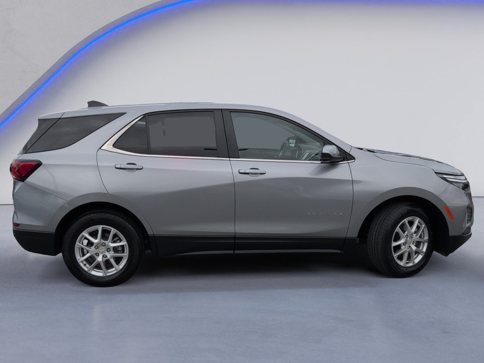 Used 2024 Chevrolet Equinox LT FWD image 3