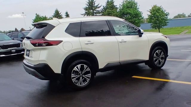 Used 2023 Nissan Rogue SV w/ SV Premium B Package AWD/4WD image 3