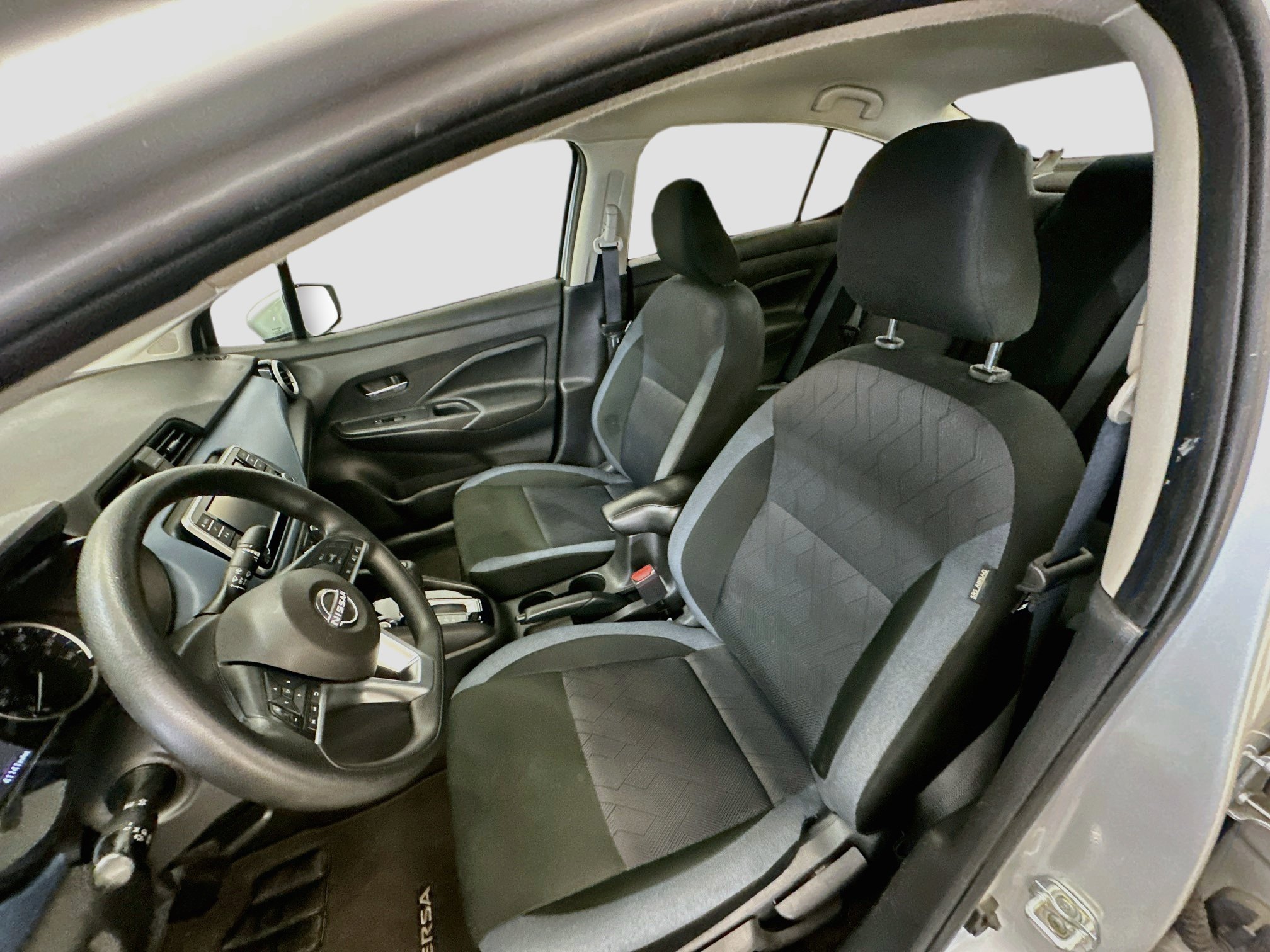 Used 2025 Nissan Versa SV FWD image 13