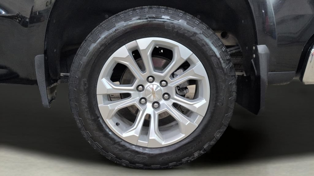 Used 2024 Chevrolet Silverado 1500 LTZ AWD/4WD image 31