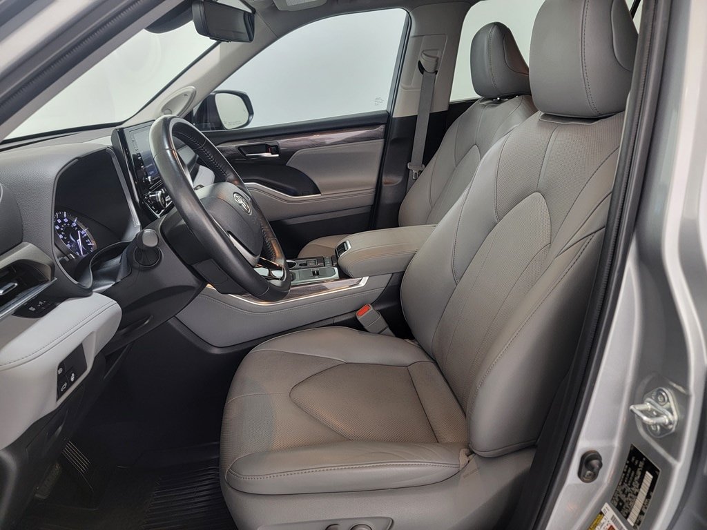 Used 2022 Toyota Highlander Limited FWD image 14