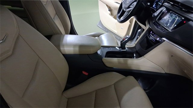 Used 2018 Cadillac XT5 Luxury w/ Driver Awareness Package image 14